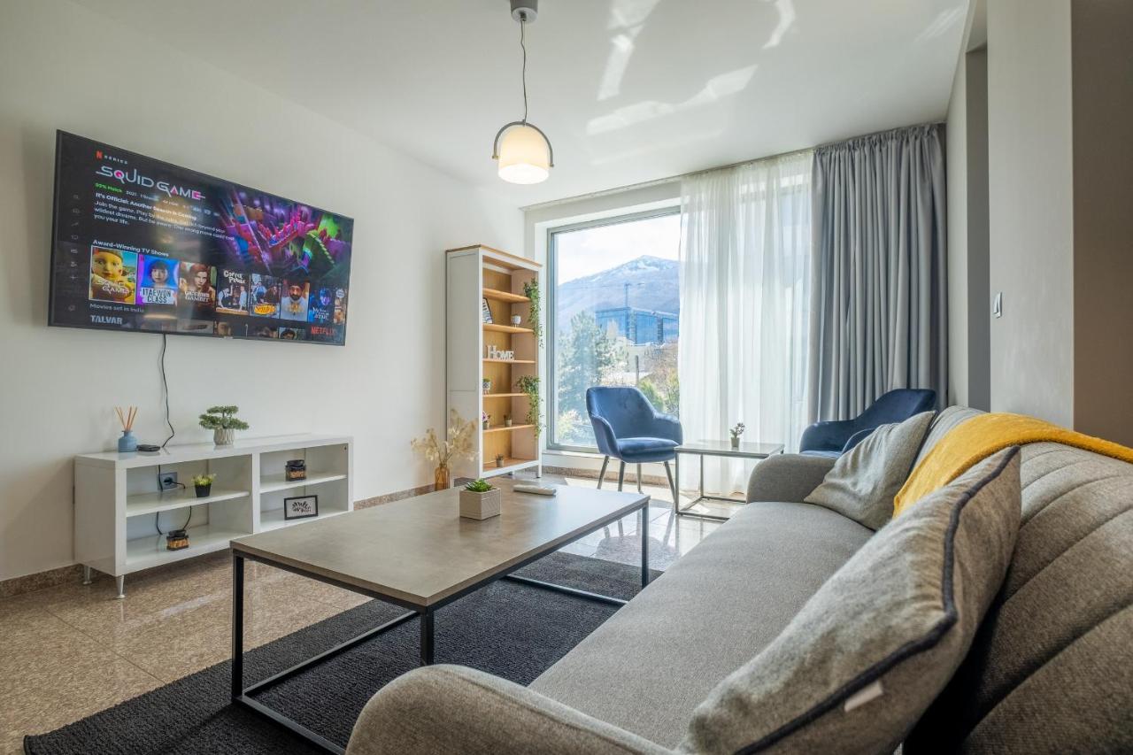 Julie'S Sunny Cozy Apartment With Balcony Sofya Dış mekan fotoğraf